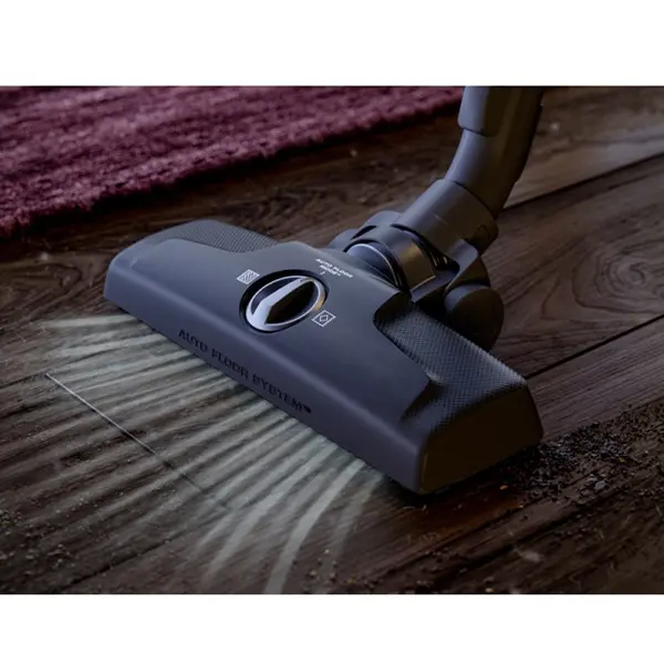 جاروبرقی آاگ AB61C1OKO دارای برس استاندارد DustMagnet Silent مناسب برای انواع سطوح